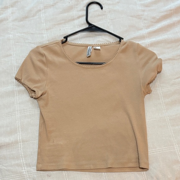 H&M Beige Short Sleeve Women's Top - Picture 1 of 4